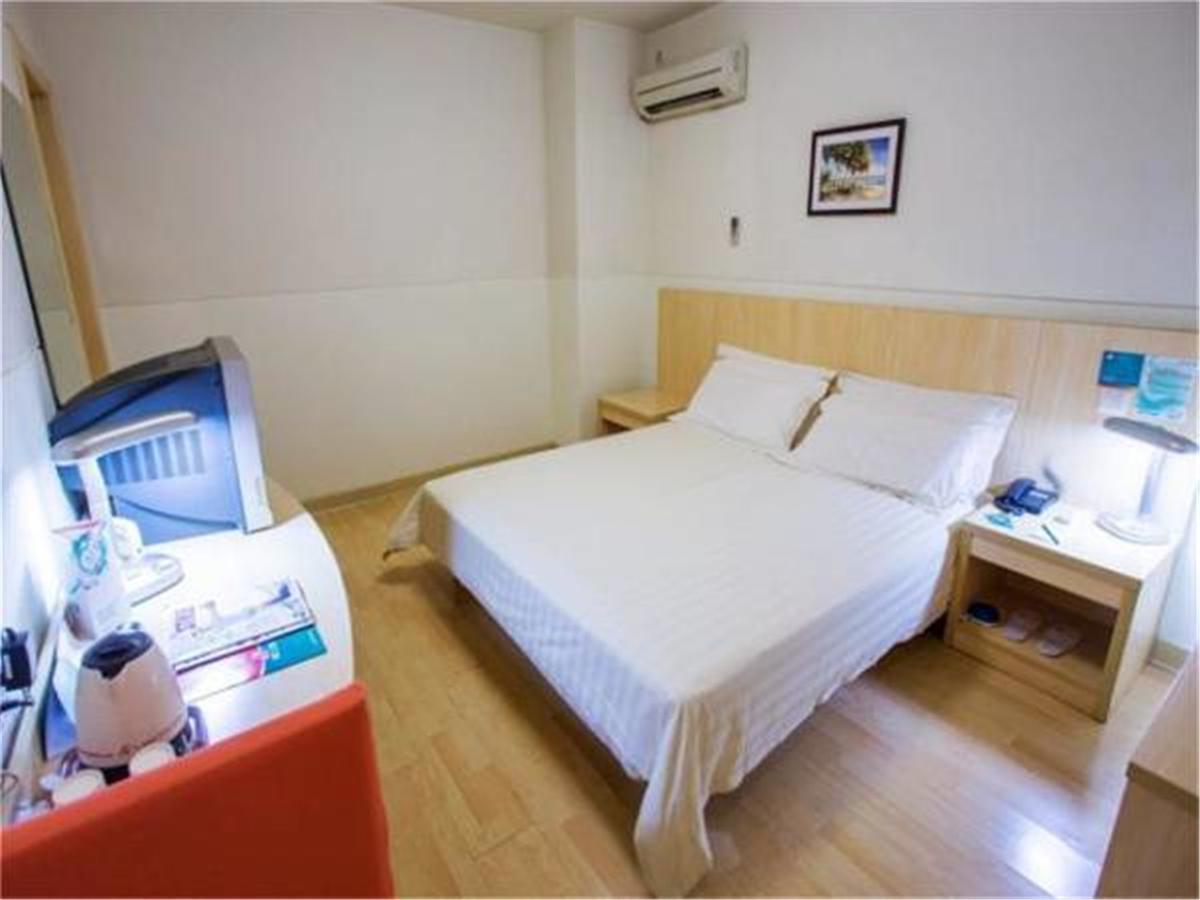 Jingjiang Inn Shanghai Hutai Road Экстерьер фото